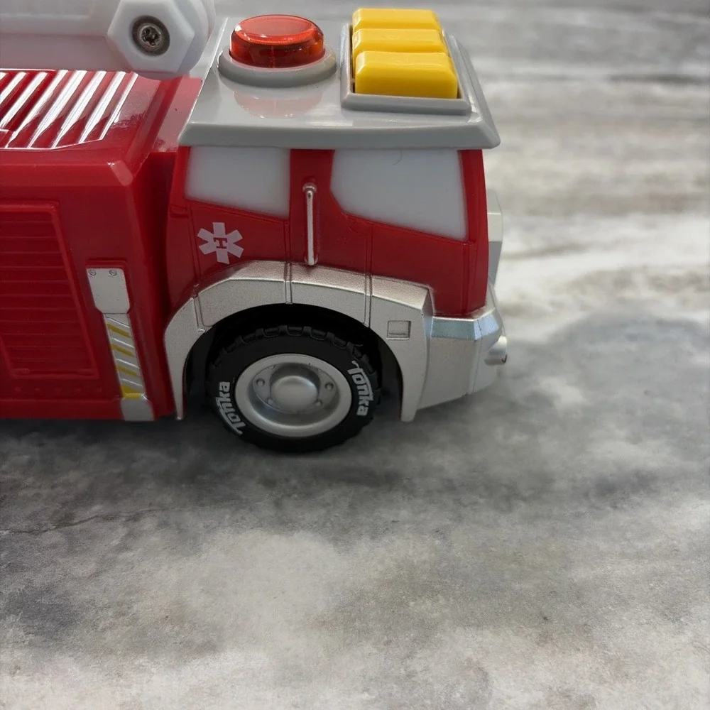 Tonka Fire Truck Light Up Rescue Vehicle Toy Red Ladder Truck Working 7